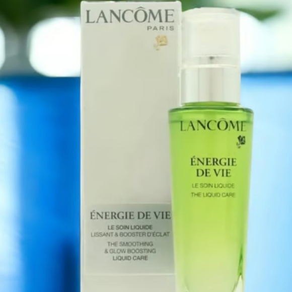 NIB Lancome Energie de Vie The Smoothing & Glow Boosting Liquid Care - Picture 1 of 5